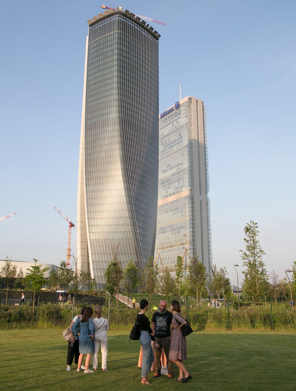 Skyscraper, Tower block, Tower, Architecture, Building, Metropolitan area, City, Corporate headquarters, Headquarters, Condominium, 