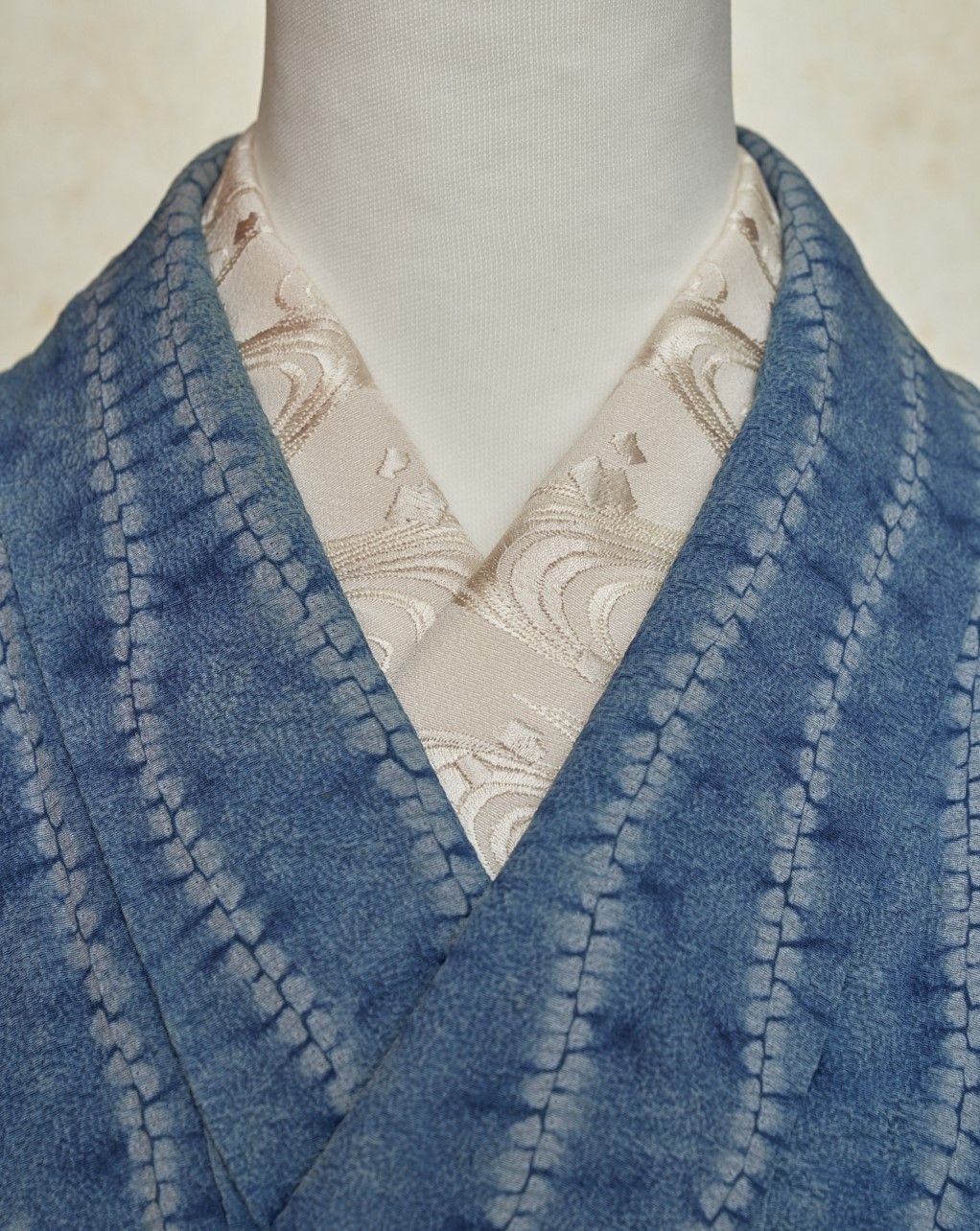 池田重子コレクション花柄手刺繍 半襟 濃いやや青みグレー　アンティーク着物　正絹 ikeda3-5-1615807115.jpg?crop=0