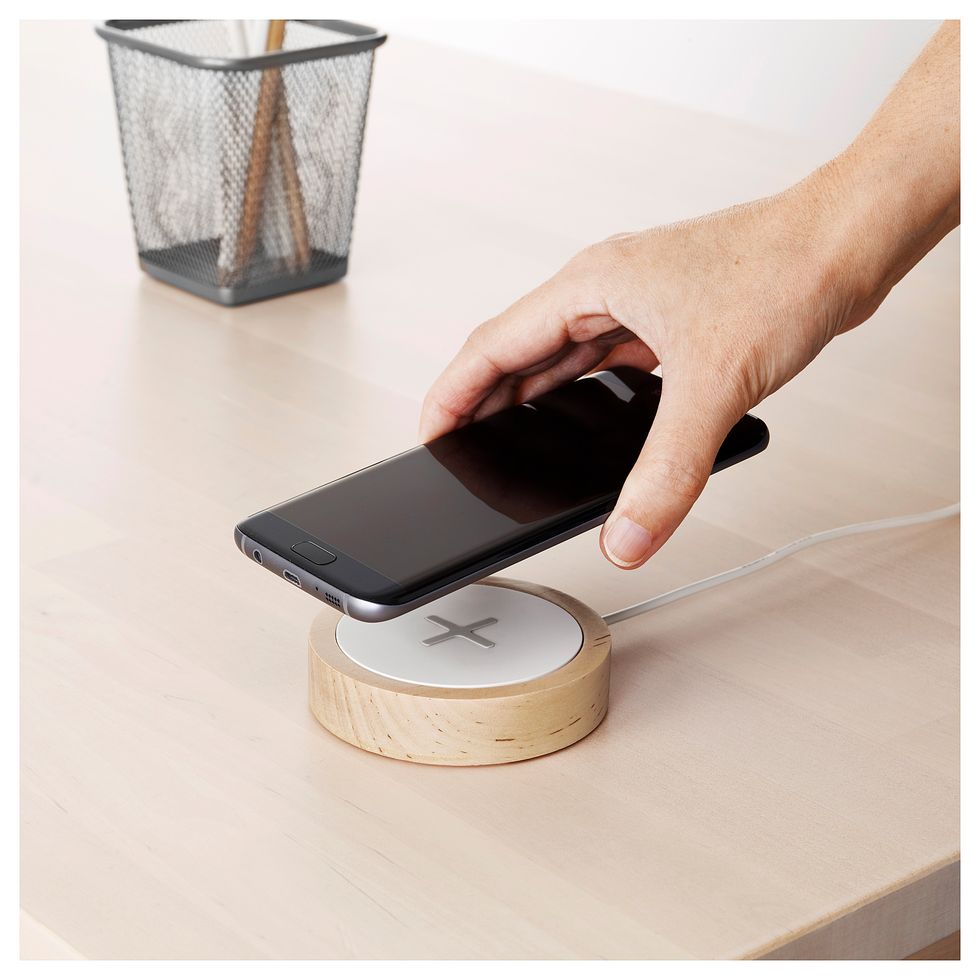 Gadget, Table, Plywood, Furniture, Mobile phone, Smartphone, Small appliance, Tableware, 