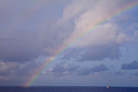 Op 6 januari 2009 riep president Bush dit park in de westelijke Stille Oceaan uit Het beslaat 385 vierkante kilometer zeegebied in en rond de Noordelijke Marianen een keten van veertien vulkanische eilanden Het park omvat ook de bijna elf kilometer diepe Marianentrog en de grootste moddervulkaan op aarde de Sulfur Cauldron Zwavelketel  een fenomeen dat z zeldzaam is dat de enige andere bekende poel van gesmolten zwavel zich op een van de manen van Jupiter bevindt In de wateren van dit nationale monument met een hoge biodiversiteit gedijen ook unieke koralen en een grote haaienpopulatie