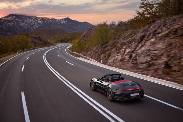 Gallery 2025 Porsche 911 Photos