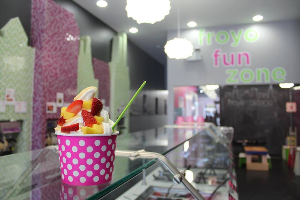 Ice cream, Frozen dessert, Food, Gelato, Dessert, Sweetness, Dairy, Frozen yogurt, Cuisine, Sorbetes, 