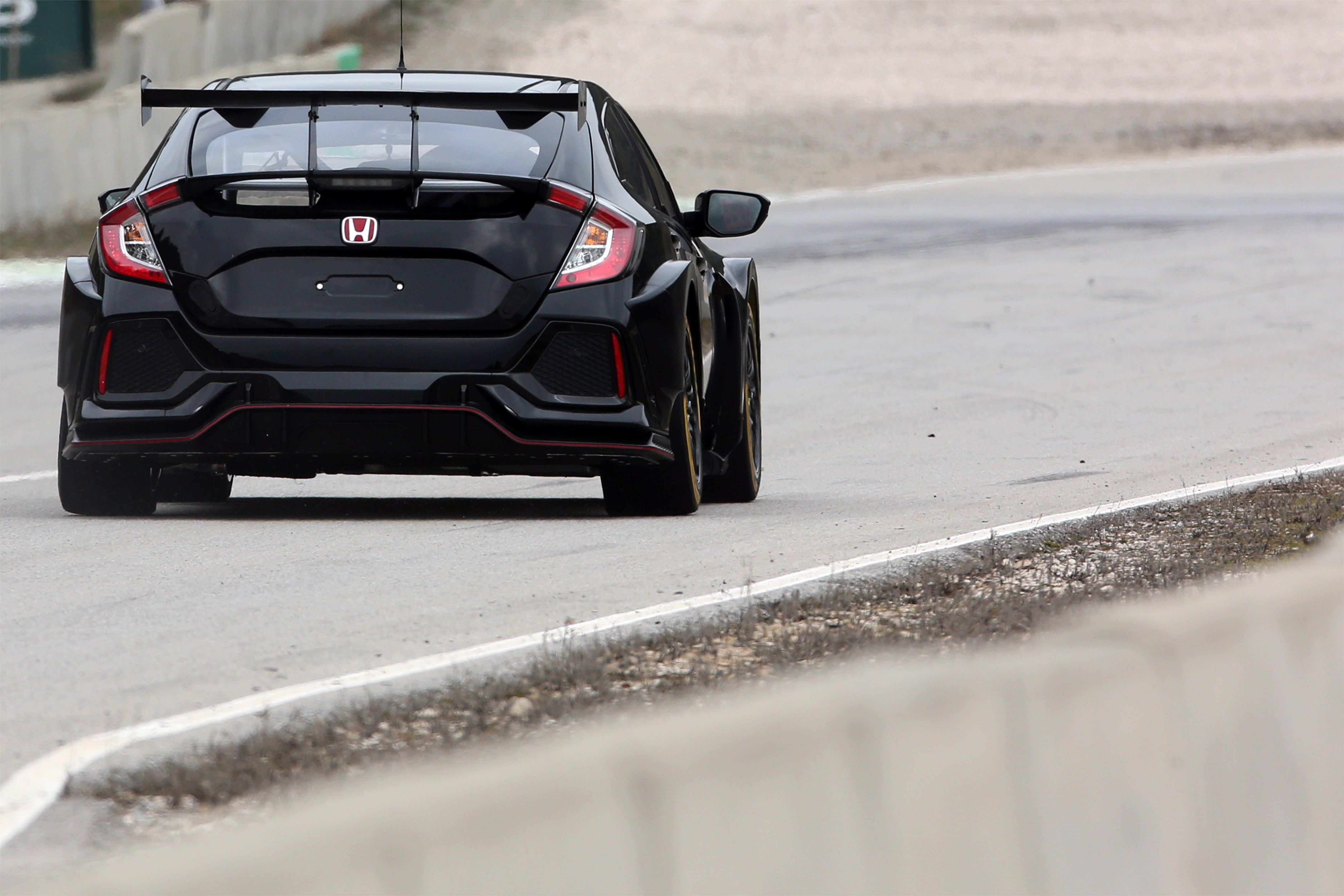 New Honda Civic Type R race car ready for British Touring Car