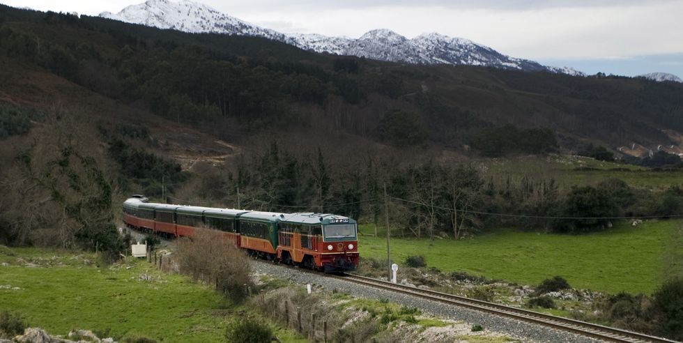 Transport, Highland, Mountainous landforms, Train, Vehicle, Railway, Mountain pass, Mode of transport, Mountain, Hill, 