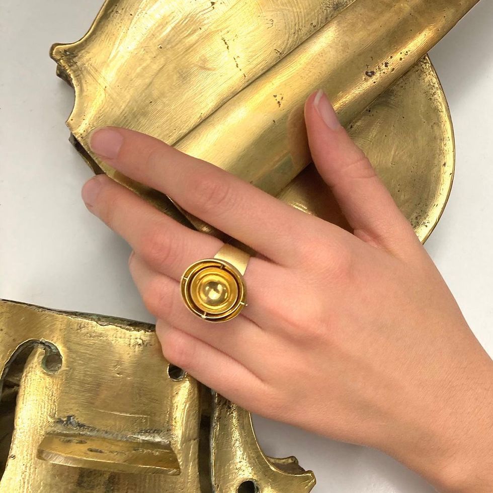 過年開運金飾怎麼搭不俗氣？編輯特蒐「金項鍊、圖章戒指」等25款時髦金色飾品推薦