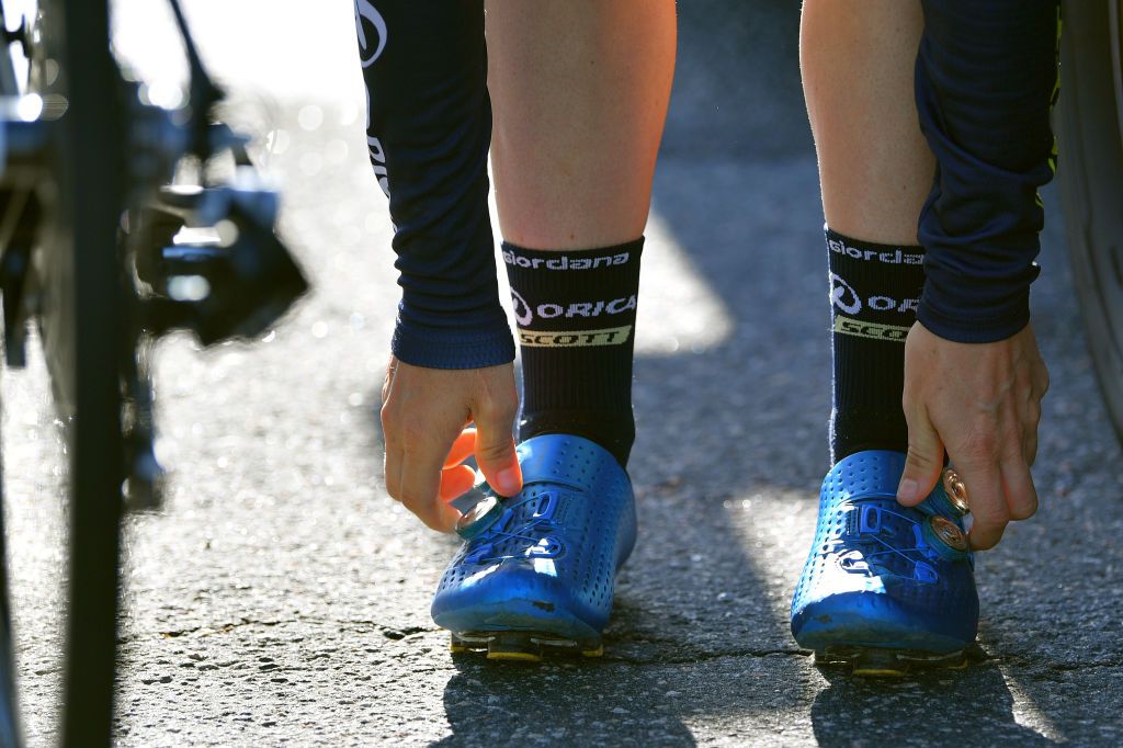 warm feet winter cycling