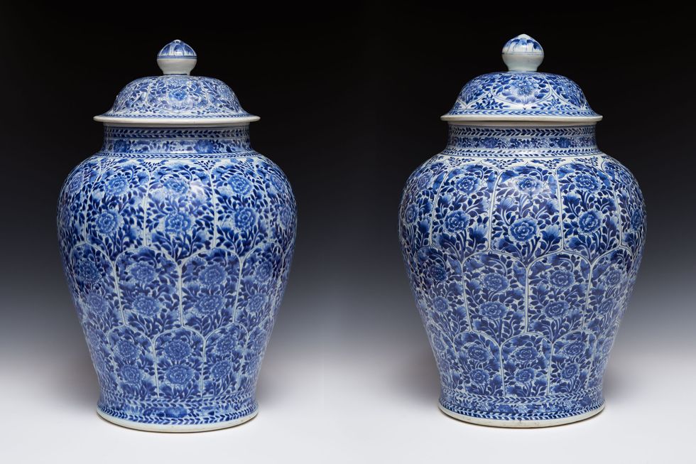 Pair of Chinese export porcelain baluster jars decorated in under-glaze cobalt blue, Kangxi Reign, Qing Dynasty