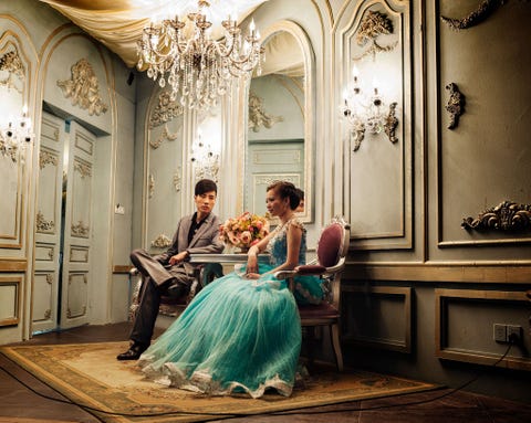 Cai 30 en Tong 29 poseren in de prinsessenstudio