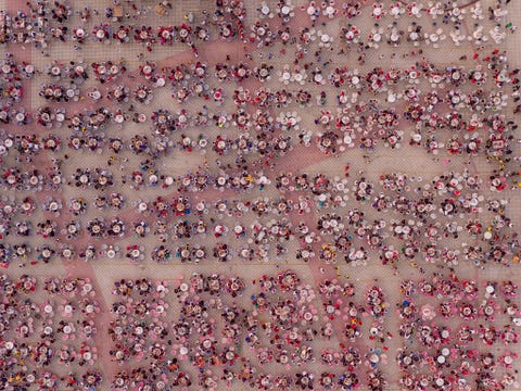 https://www.nationalgeographic.com/content/dam/science/2020/04/21/human-journey-steinmetz/13-human-journey-steinmetz.jpg In de Chinese provincie Jiangsu zijn duizenden mensen bijeengekomen voor het jaarlijkse rivierkreeftenfestival in de gemeente Xuyi De zeer voedzame kreeftjes worden sinds de jaren negentig in China gekweekt en als delicatesse steeds populairder De gemeente Xuyi telt inmiddels 13000 hectare aan kweekvijvers Er worden geen bestrijdingsmiddelen gebruikt want rivierkreeften zijn van nature heel weerbaar