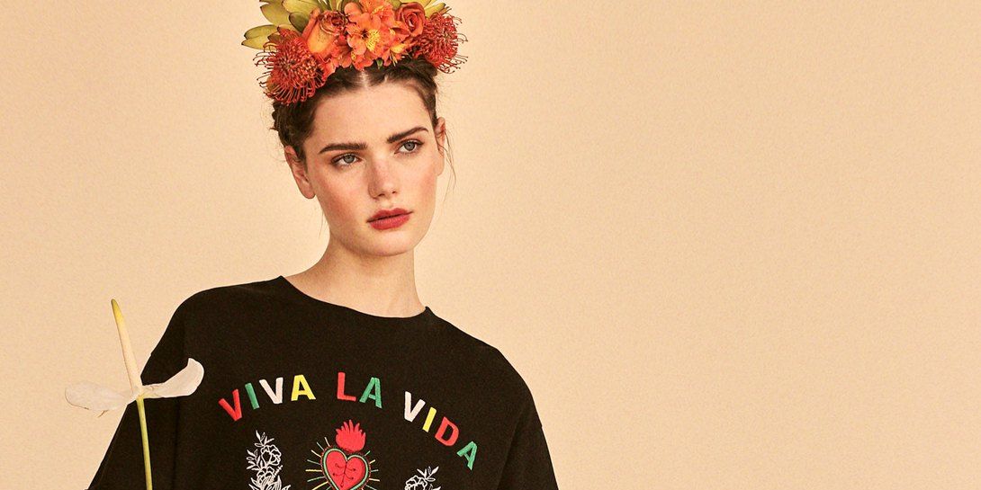 La fridamanía vuelve la - Stradivarius tiene las camisetas Frida Kahlo más totales