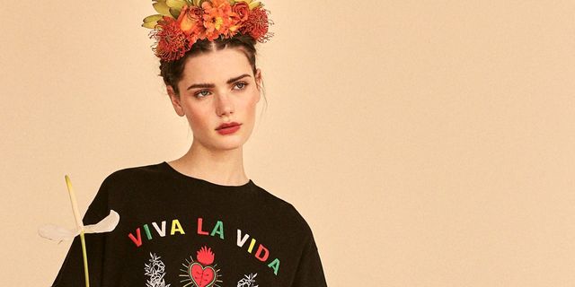 La fridamanía vuelve a la moda - Stradivarius tiene las camisetas de Frida Kahlo totales