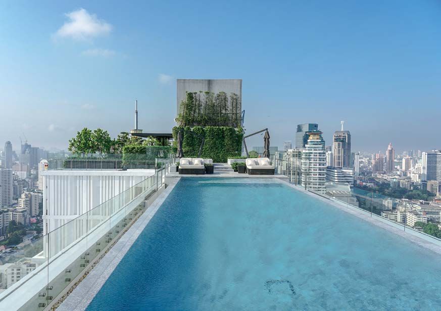 泰國旅遊必住Villa推薦，擁有無邊際泳池、沙灘和可以開趴聚會的泰國住宿推薦。
