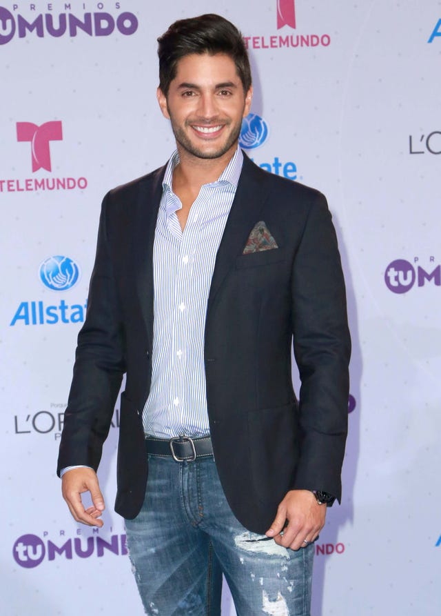 Clothing, Suit, Outerwear, Blazer, Formal wear, Event, Premiere, Muscle, Performance, Jacket, 