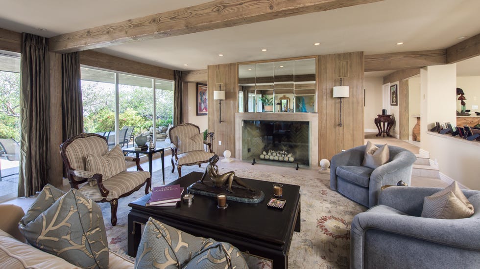 Living room, Property, Room, Furniture, Interior design, Building, Real estate, Home, House, Table, 