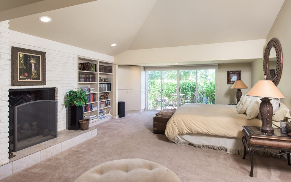 Property, Room, Furniture, Bedroom, Ceiling, Interior design, Building, Real estate, Home, Floor, 