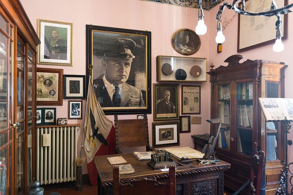 Een kantoorruimte in de Villa Carpena ook wel de Villa Mussolini genoemd die ooit als officile residentie van Benito Mussolini en diens gezin fungeerde De villa in San Martino is nu een museum