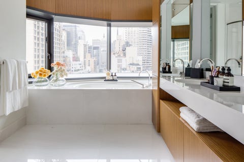 25 Bright Bathrooms with Captivating Views - Bathroom Designs with Views