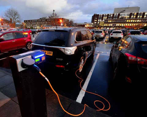 Elektrische toekomst? Campbell Sheppard maakte deze foto bij het Darlington Memorial Hospital in Engeland Tot nu toe is er volgens Sheppard maar n laadstation voor elektrische autos maar er worden er in het hele land meer gerealiseerd