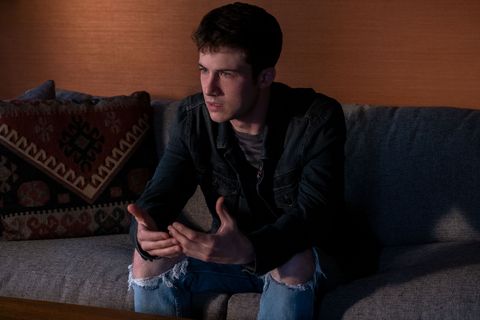 13 reasons why dylan minnette as clay jensen in episode 402 of 13 reasons why  cr david moirnetflix © 2020