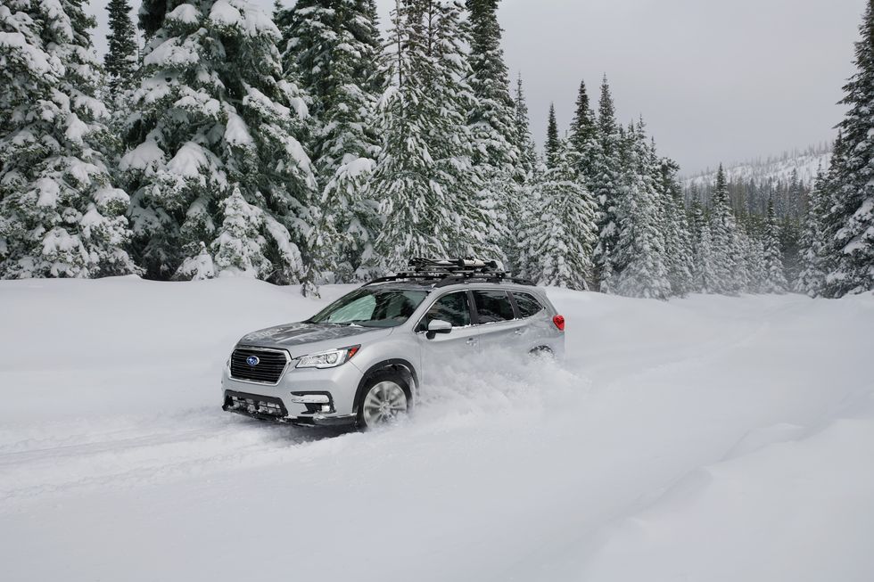 that's subaru's symetrical all wheel drive in action getting the ascent crossover through the snow