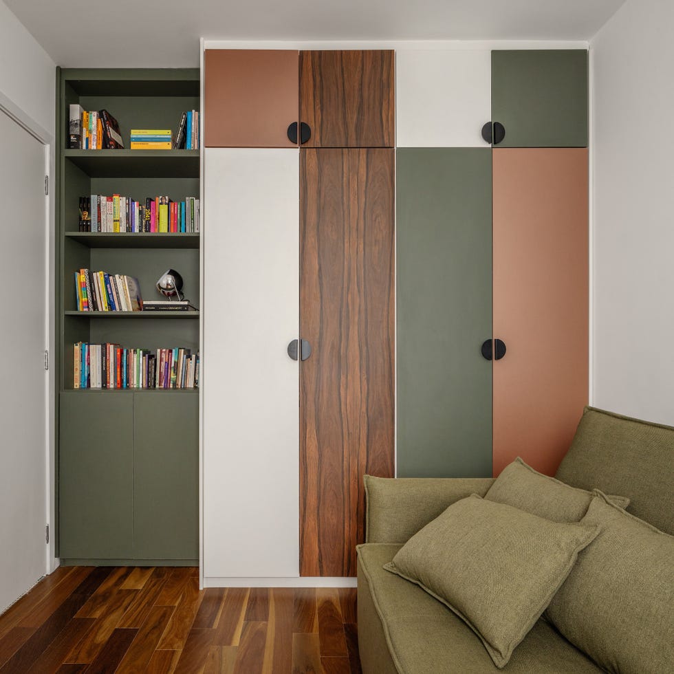apartamento de 92 metros convertido en un hogar funcional con curvas, ceramica y una cocina suspendida