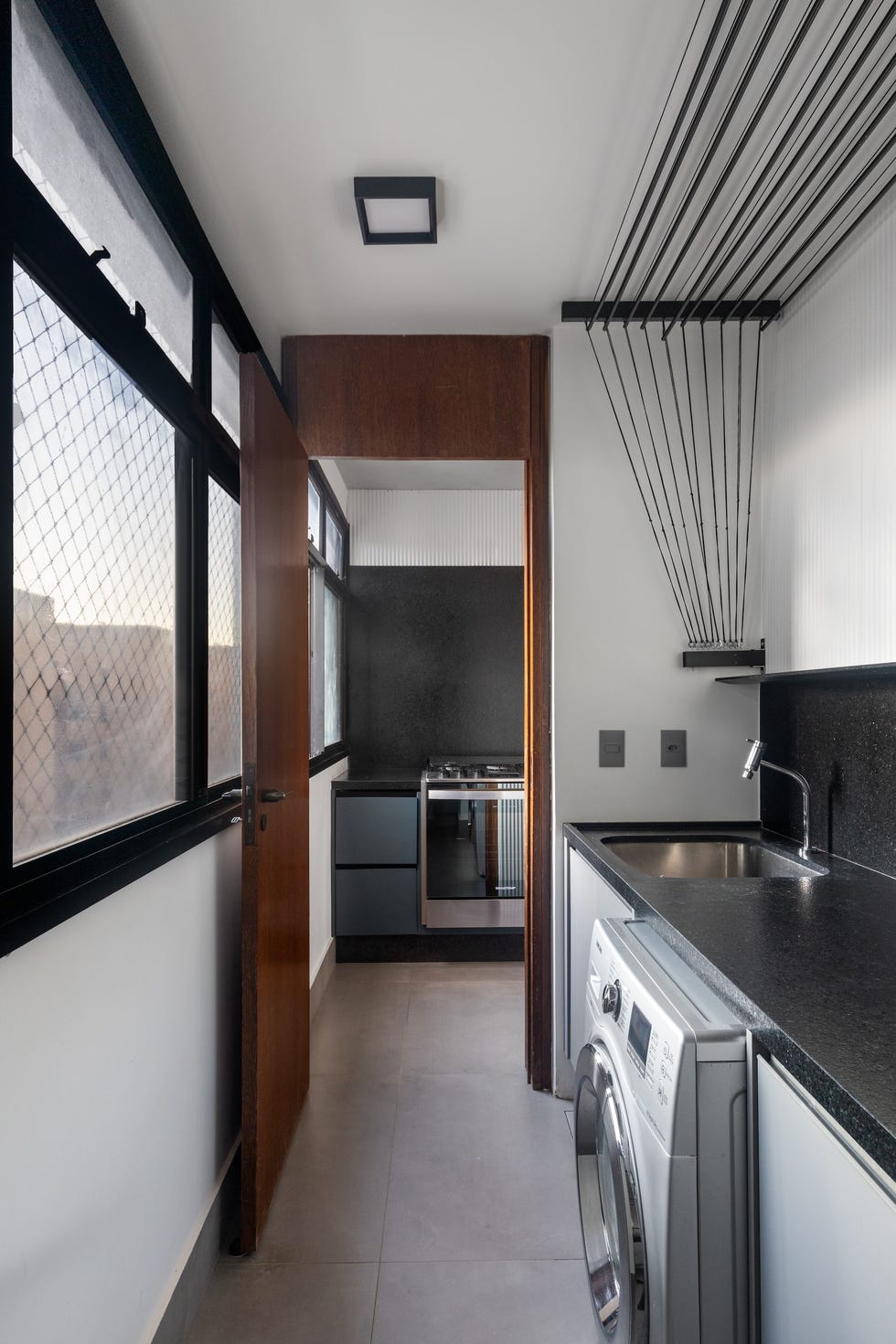estilo industrial y esencia ochentera en este duplex inspirado en los clasicos lofts neoyorquinos