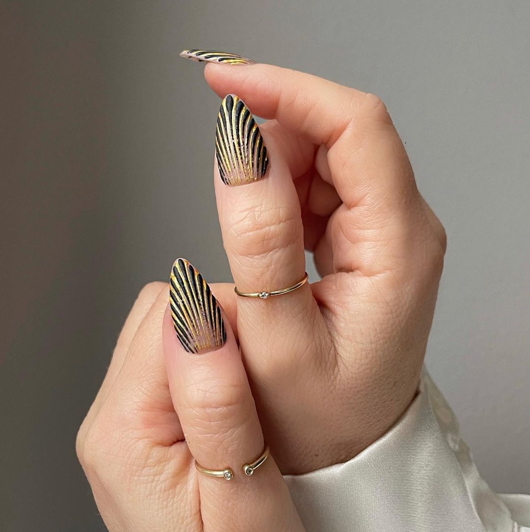 30 Best New Year's Nails Designs and Mani Inspo for 2023