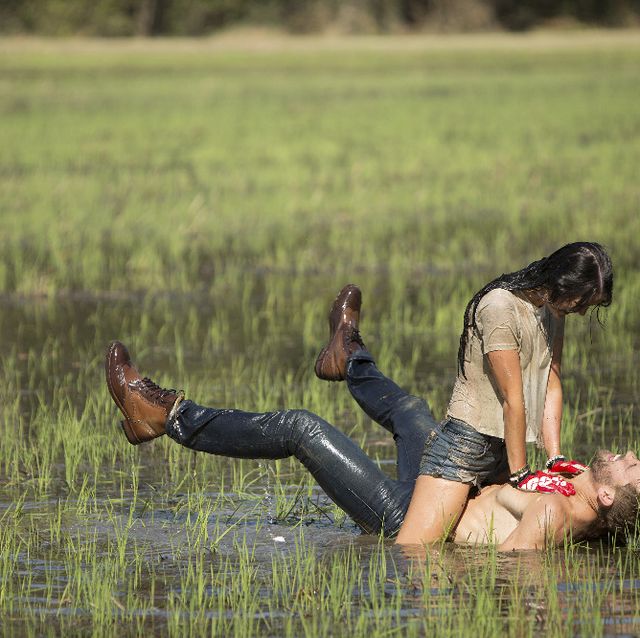 Human body, Jeans, Grassland, Plain, People in nature, Field, Boot, Youth, Grass family, Thigh, 