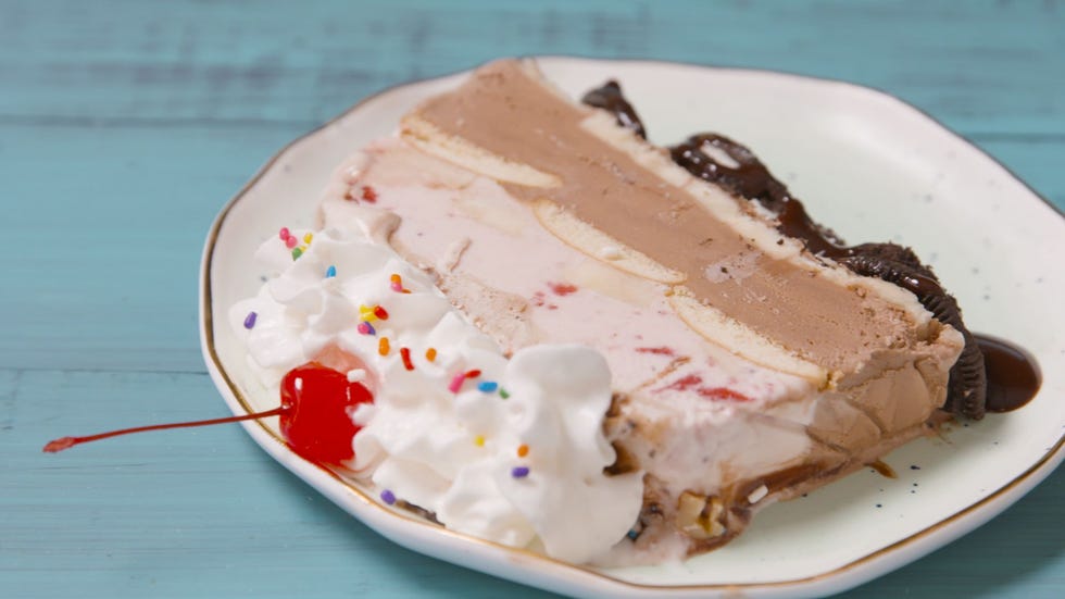 banana split ice cream cake