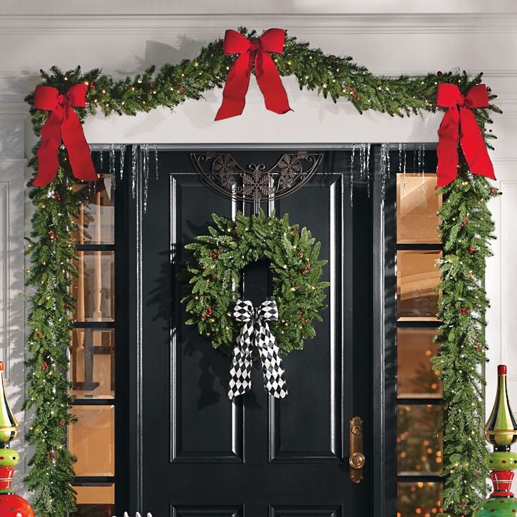 51 Best Christmas Front Door Decorating Ideas in 2023