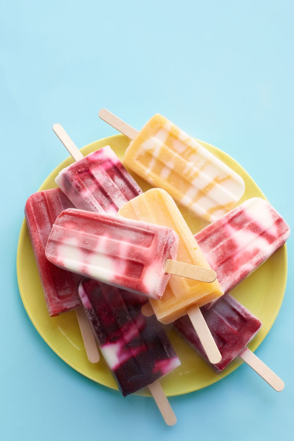 fruit 'n' yogurt swirl pops