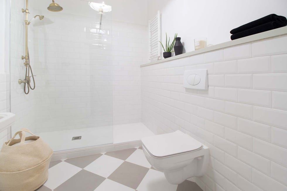 Piso reformado en Barcelona: DESPUÉS: Zona de ducha.