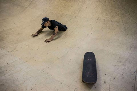 Ik ben een tijdje semiprofessioneel skater geweest zegt Wollin nadat hij een overdekte skatebaan in Fort Smith Arkansas heeft uitgeprobeerd