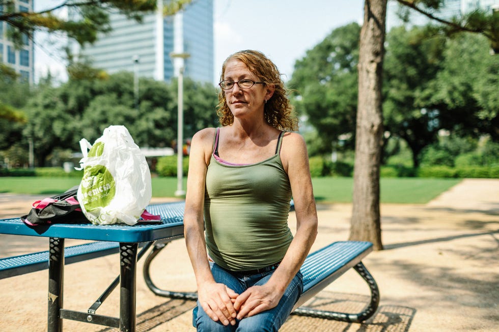 Dawn Carter Nu ik de liefde en gemeenschapszin om me heen zie voel ik me bijna gezegend dat ik dit heb moeten doorstaan Pas als je het vertrouwen in jezelf en anderen kwijtraakt gaat het leven er somber uitzien Ondanks de omstandigheden zijn we nu allemaal op een veilige plek