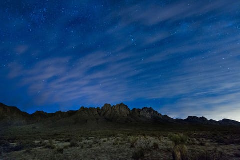 Organ Mountains-Desert Peaks Op 21 mei 2014 creerde president Obama dit park in zuidelijk New Mexico Het beslaat ruim tweeduizend vierkante kilometer aan grillige kloven en grasland van de Chihuahuawoestijn Het nationale monument beschermt een gebied met een rijke geschiedenis die teruggaat tot de Folsom en Clovisculturen de eerste mensen in New Mexico en omvat ook zes wildernisonderzoeksgebieden die al sinds 1980 worden beschermd