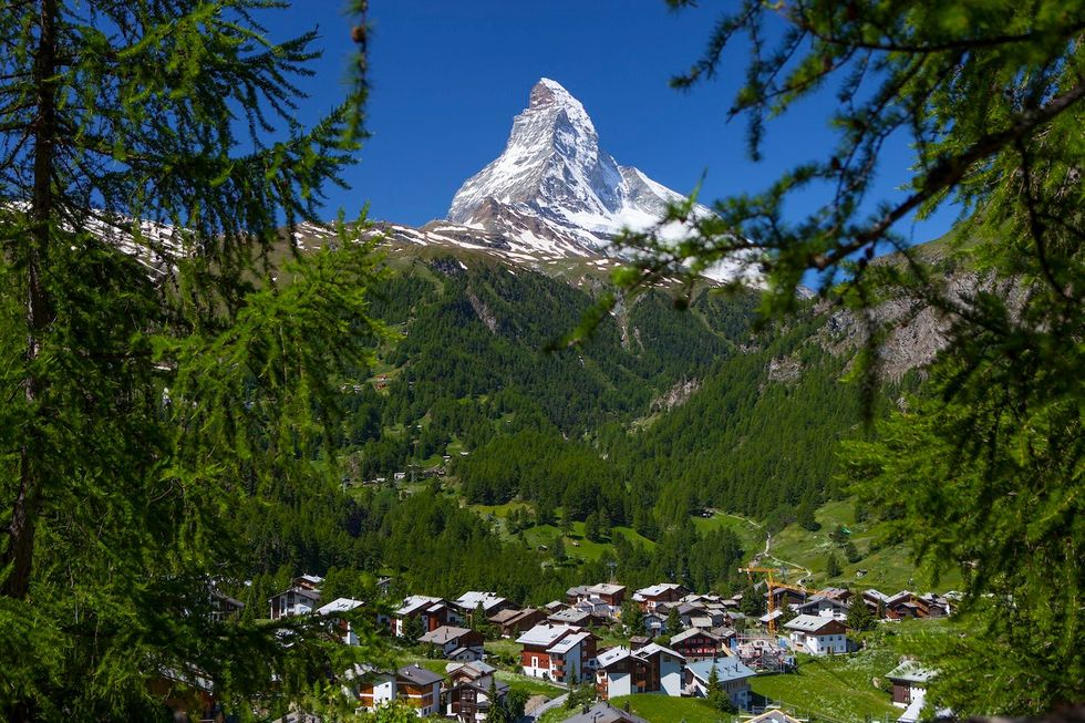 Het boerenbergdorp Zermatt stond door de eerste beklimming in 1865 ineens op de kaart Tegenwoordig ontvangt het vroegere gehucht jaarlijks 15 miljoen toeristen