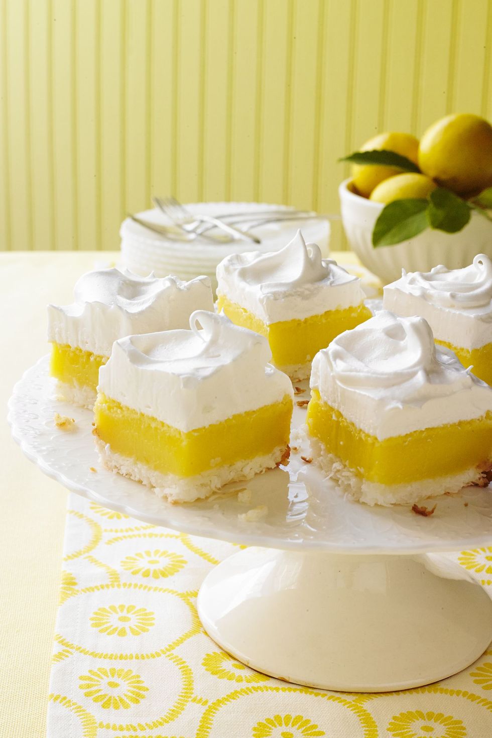 lemon bars with marshmallow frosting