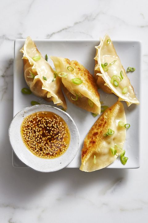 shrimp curry potstickers with dipping sauce