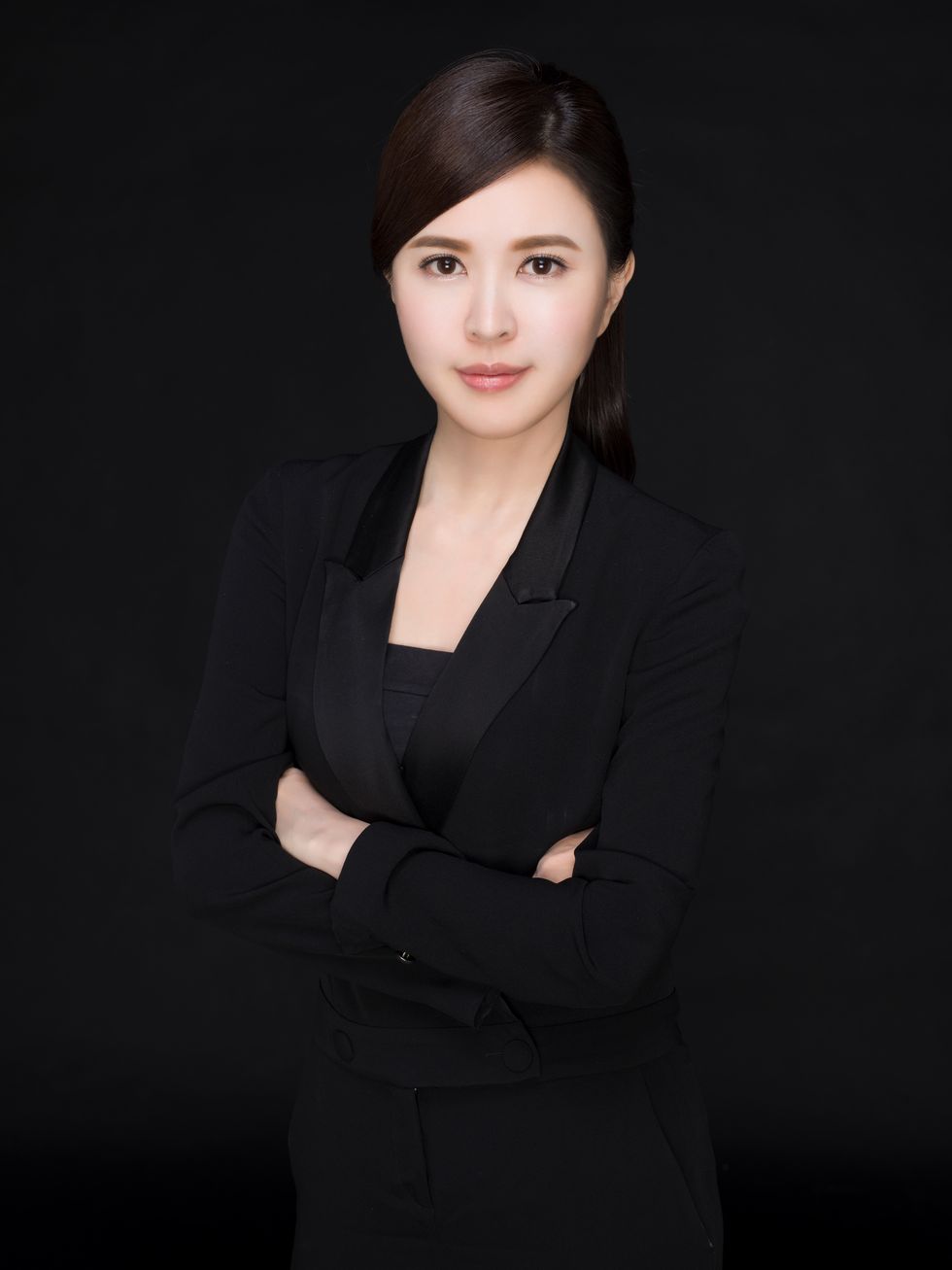 Face, Beauty, Chin, Forehead, Portrait, Formal wear, Photography, Suit, White-collar worker, Outerwear, 