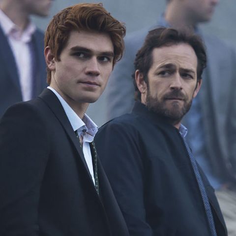 Personagens Com os Mesmos Dubladores! on X: - Luke Perry (RIP) (Fred  Andrews em Riverdale e outros filmes e séries) - Touya Mochizuki (In  Another World With My Smartphone / Isekai wa