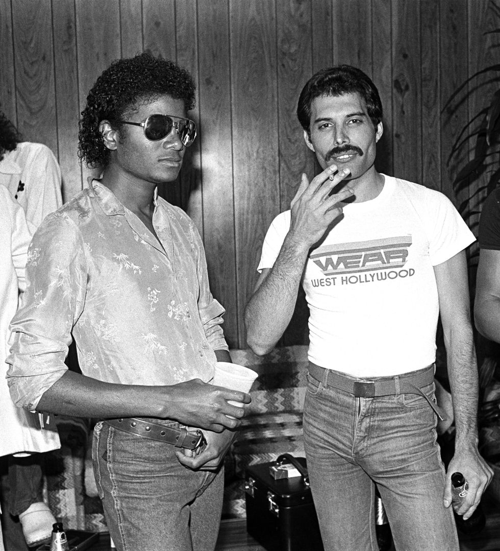 1980     michael jackson visits freddie mercury backstage los angeles 1980