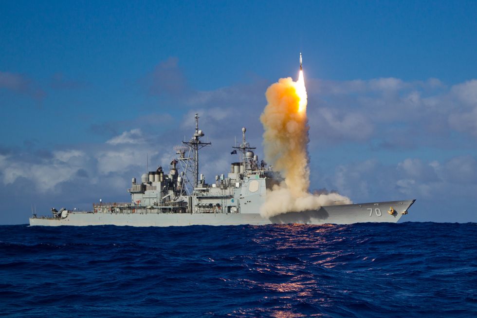 a standard missile 3 sm 3 block 1b interceptor missile is launched from the guided missile cruiser uss lake erie cg 70 during a missile defense agency and us navy test in the mid pacific the sm 3 block 1b successfully intercepted a target missile that had been launched from the pacific missile range facility at barking sands in kauai, hawaii lake erie detected and tracked the target with its onboard anspy 1 radar the event was the third consecutive successful intercept test of the sm 3 block ib missile us navy photoreleased