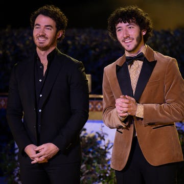 KEVIN JONAS, FRANKIE JONAS claim to fame “megastars and meltdowns” hosts kevin and franklin jonas introduce the 12 celebrity relatives living under one roof and concealing their lineage for the $100,000 prize this week’s challenge is a talent show, determining who will face elimination in the guess off monday, june 26 800 900 pm edt, on abc abcjohn fleenorkevin jonas, frankie jonas