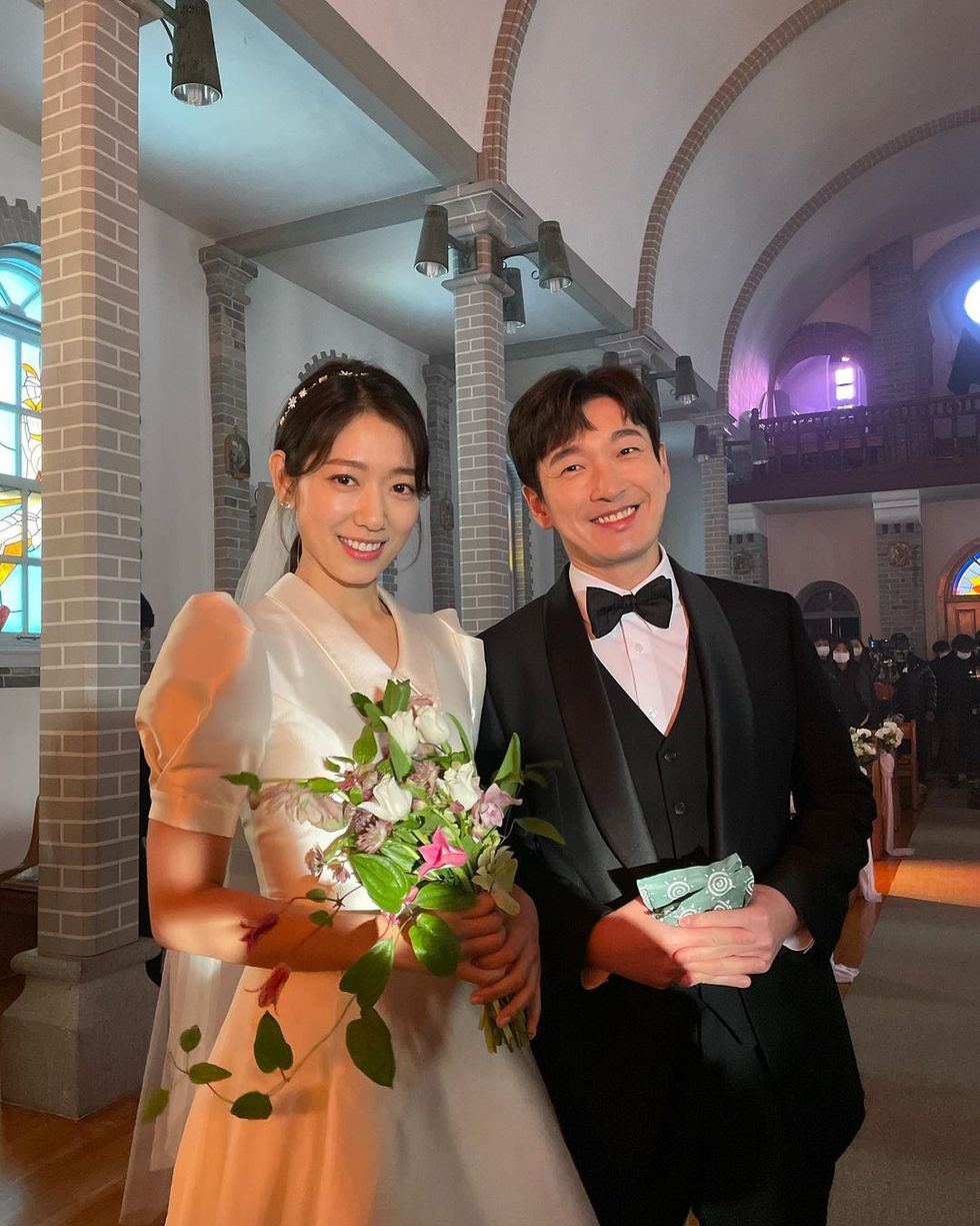 朴信惠、崔泰俊晉升新婚夫婦！
