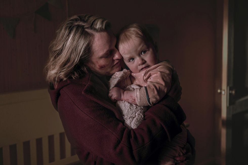 june elizabeth moss saying goodbye to her daughter, nicole, in the season four finale of ﻿the ﻿handmaid's tale