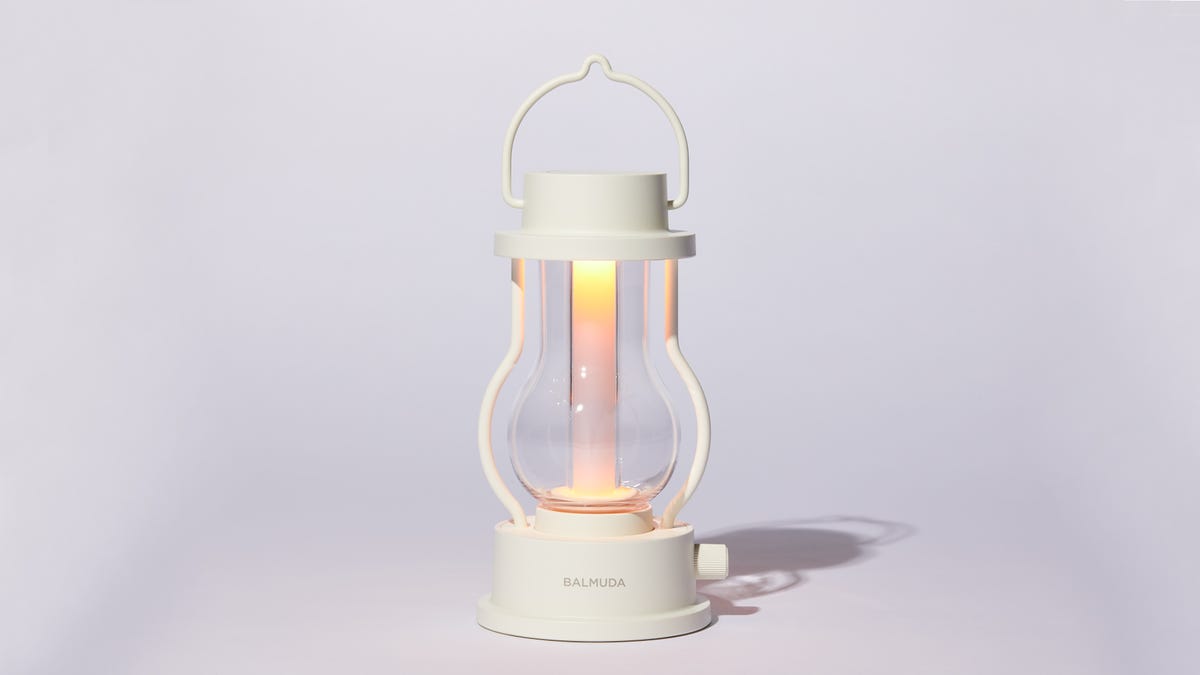 BALMUDA The LED Lantern features 3 light modes and up to 50 hours of  cord-free use » Gadget Flow