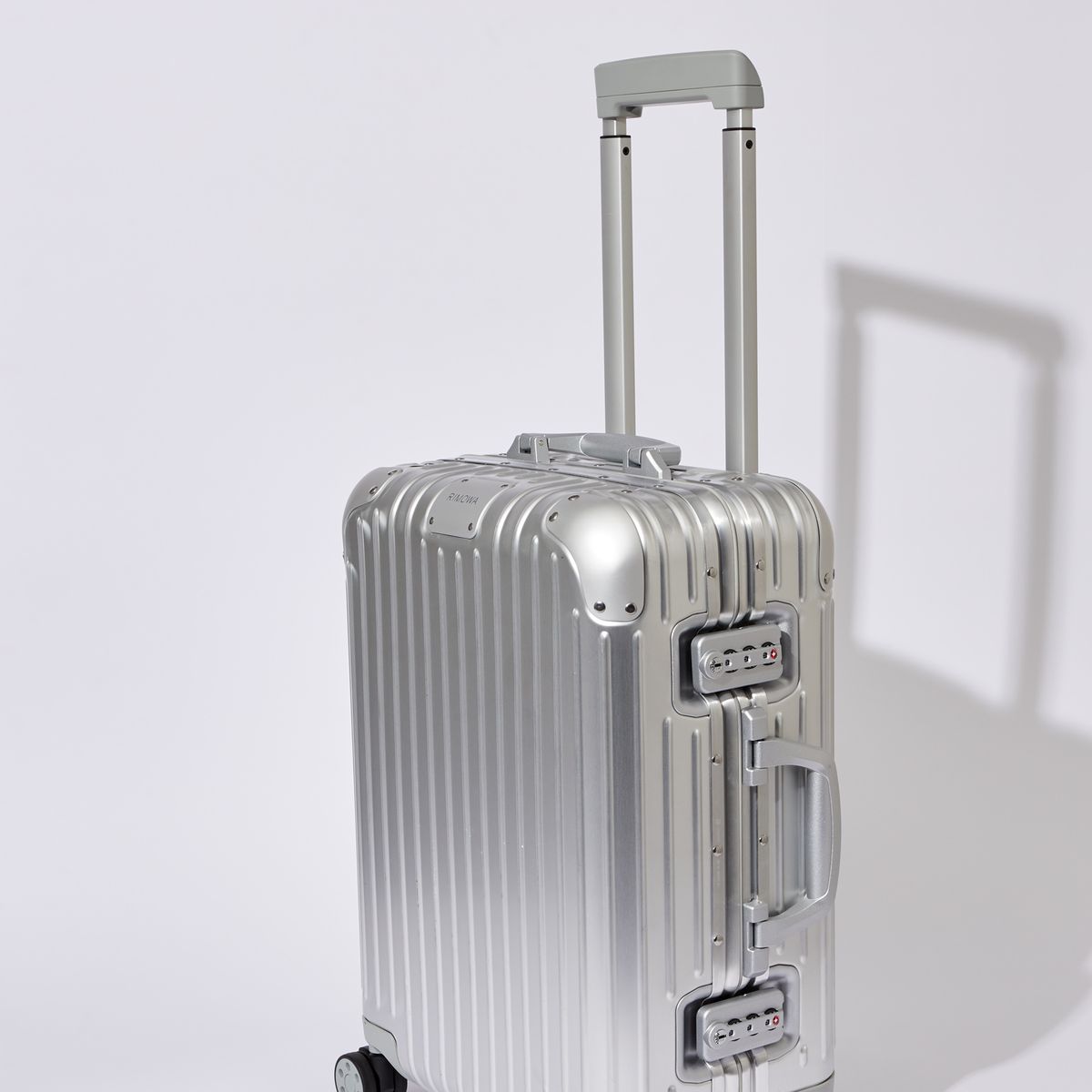 Rimowa Classic Cabin S Aluminum Small Carry-On Suitcase, Silver - clothing  & accessories - by owner - apparel sale 