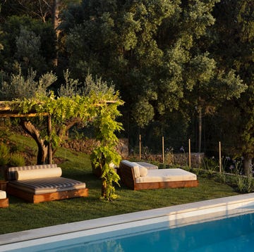 Esta casa de vacaciones fue remodelada por completo con estilo de los años 70 y mirando al mar esta casa de vacaciones fue remodelada por completo con estilo de los años 70 y mirando al mar