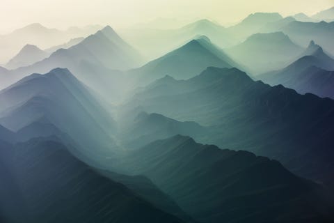 Your Shotfotograaf Karsten Hoenack zegt dat hij totaal overweldigd was door de schoonheid van deze bergketen in Coahuila in Mexico Mexico is een van die landen waar om elke hoek verrassingen liggen zegt hij Een paar minuten na deze foto kwam Monterrey City in beeld Fantastisch dat zon mooi landschap zo dicht bij een grote stad ligt