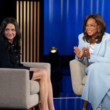 oprah and guest sitting in chairs